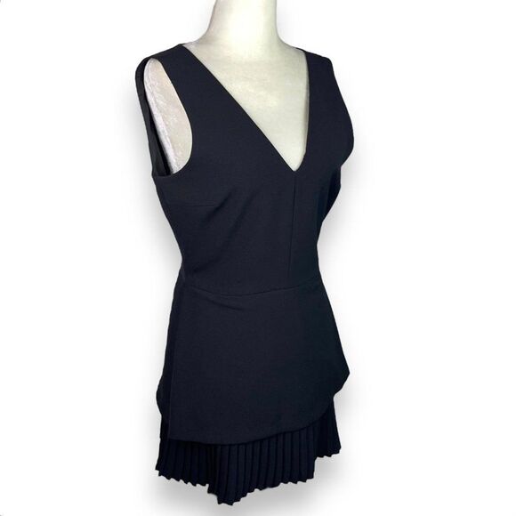 Front Row Shop Structured Crepe A-Line Dress w. Pleated Layered Hem - Picture 3 of 12